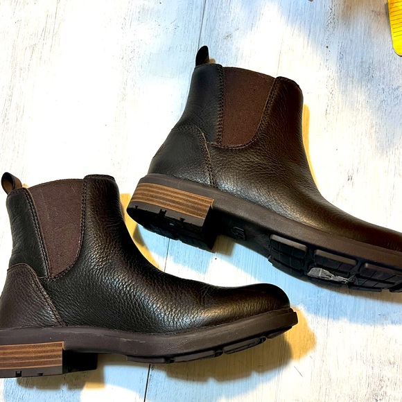 UGG Shoes - UGG Ladies Harrison Chelsea Waterproof leather boots